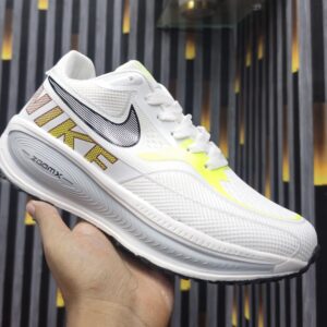 ZoomX Style for Everyday Performance - White